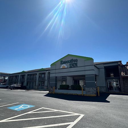 Executive Inn Locust Grove By Capital O Exteriér fotografie