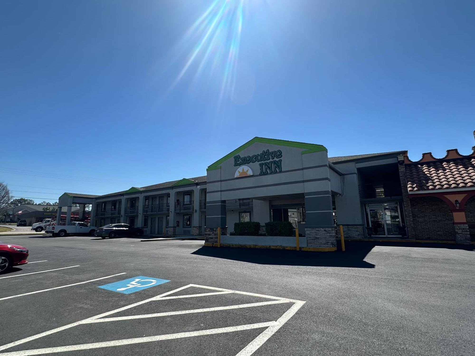 Executive Inn Locust Grove By Capital O Exteriér fotografie